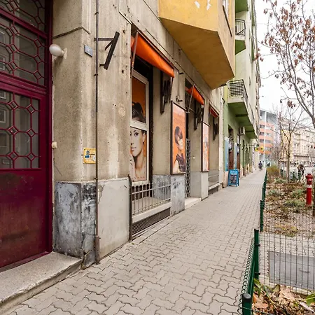 Downtown 13 Boutique Apartment