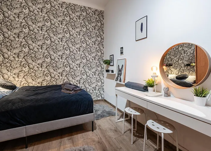 Downtown 13 Boutique Apartament